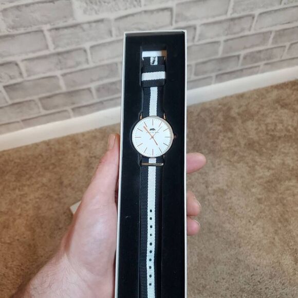 State of Mind Wristwatch - Picture 2 of 7